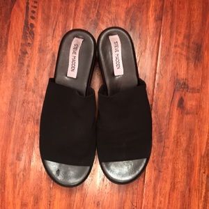 Slinky Steve Madden sandals